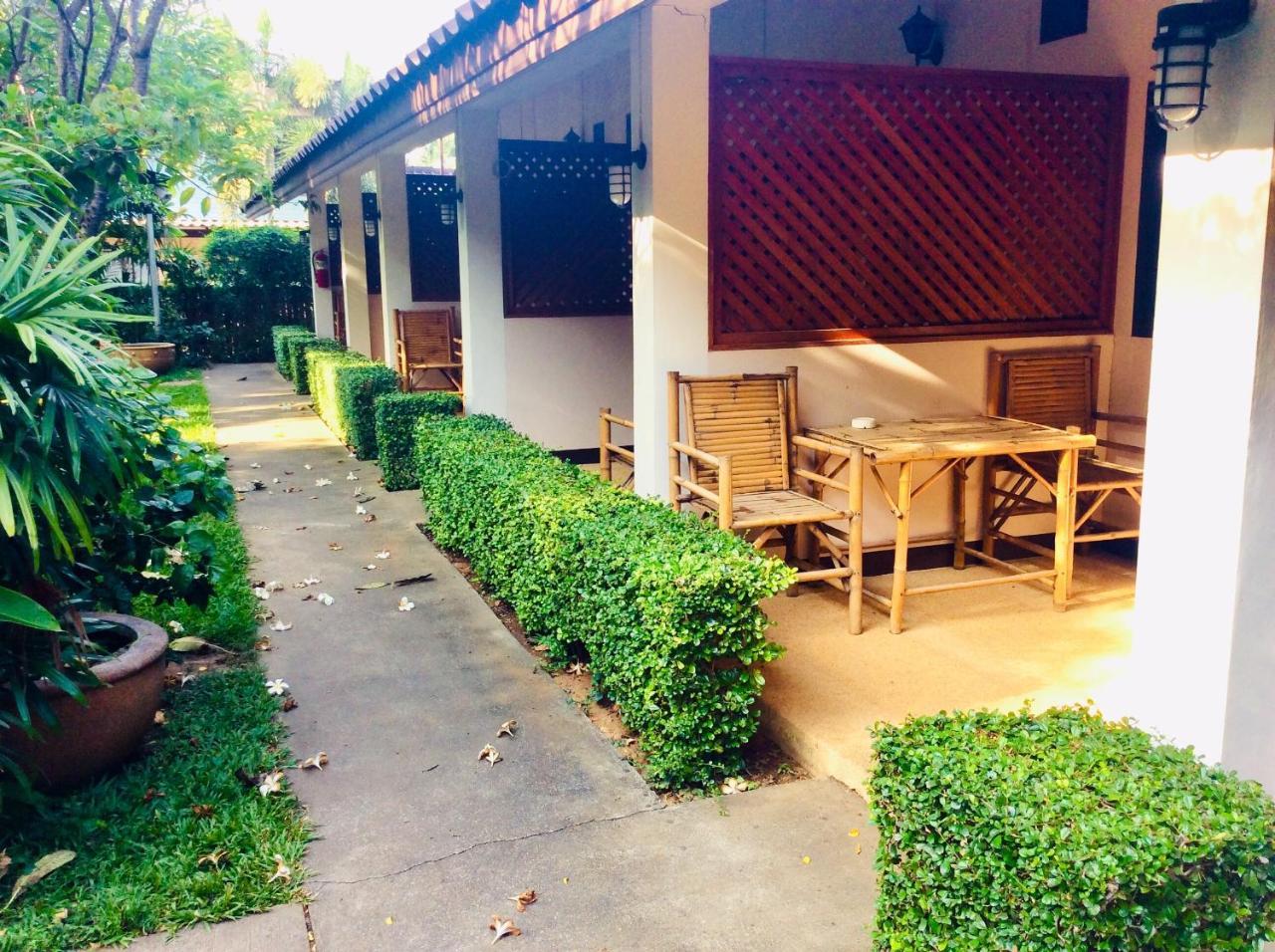 The Nine Guest House Kanchanaburi Exterior photo