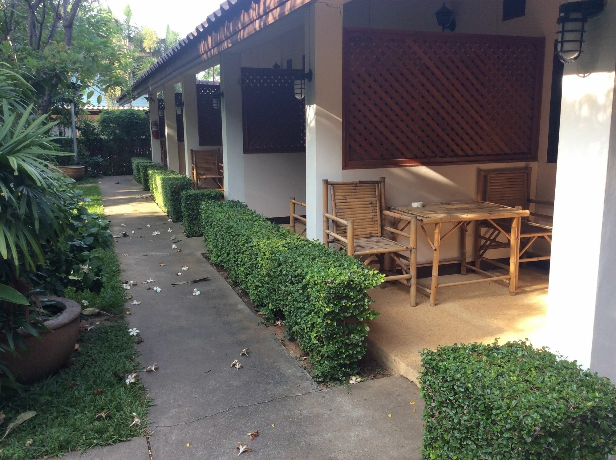 The Nine Guest House Kanchanaburi Exterior photo